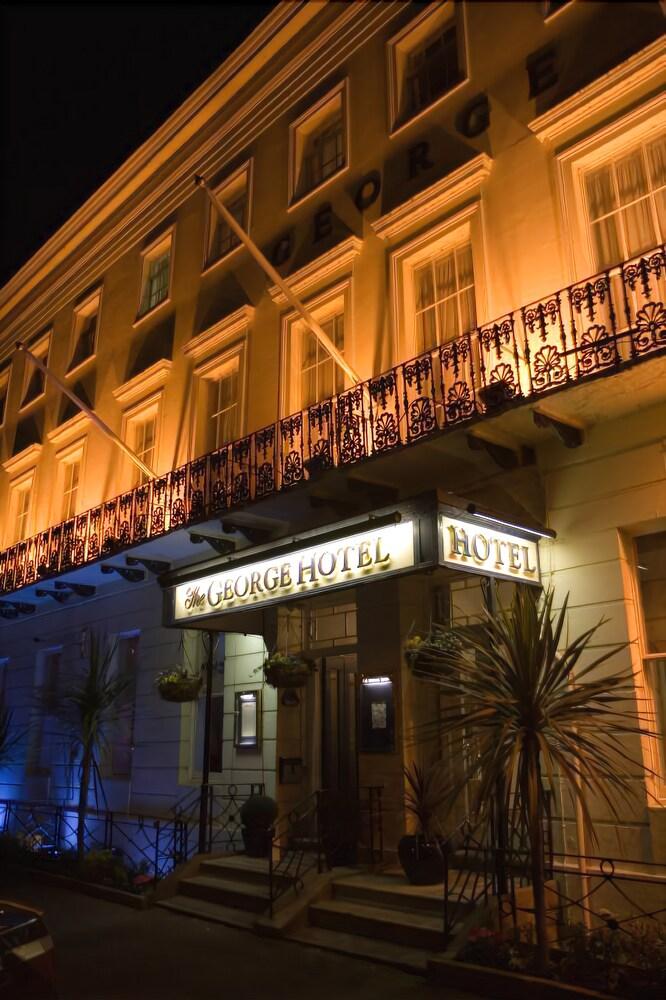 The George Hotel & Monty'S كيلتنهام المظهر الخارجي الصورة