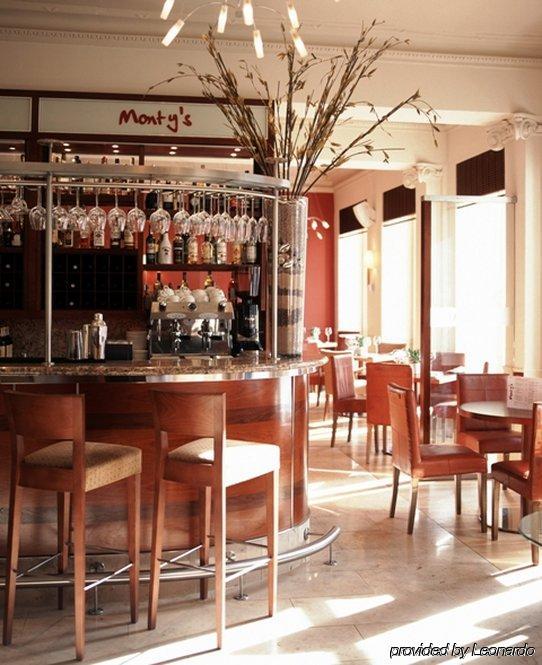 The George Hotel & Monty'S كيلتنهام المطعم الصورة